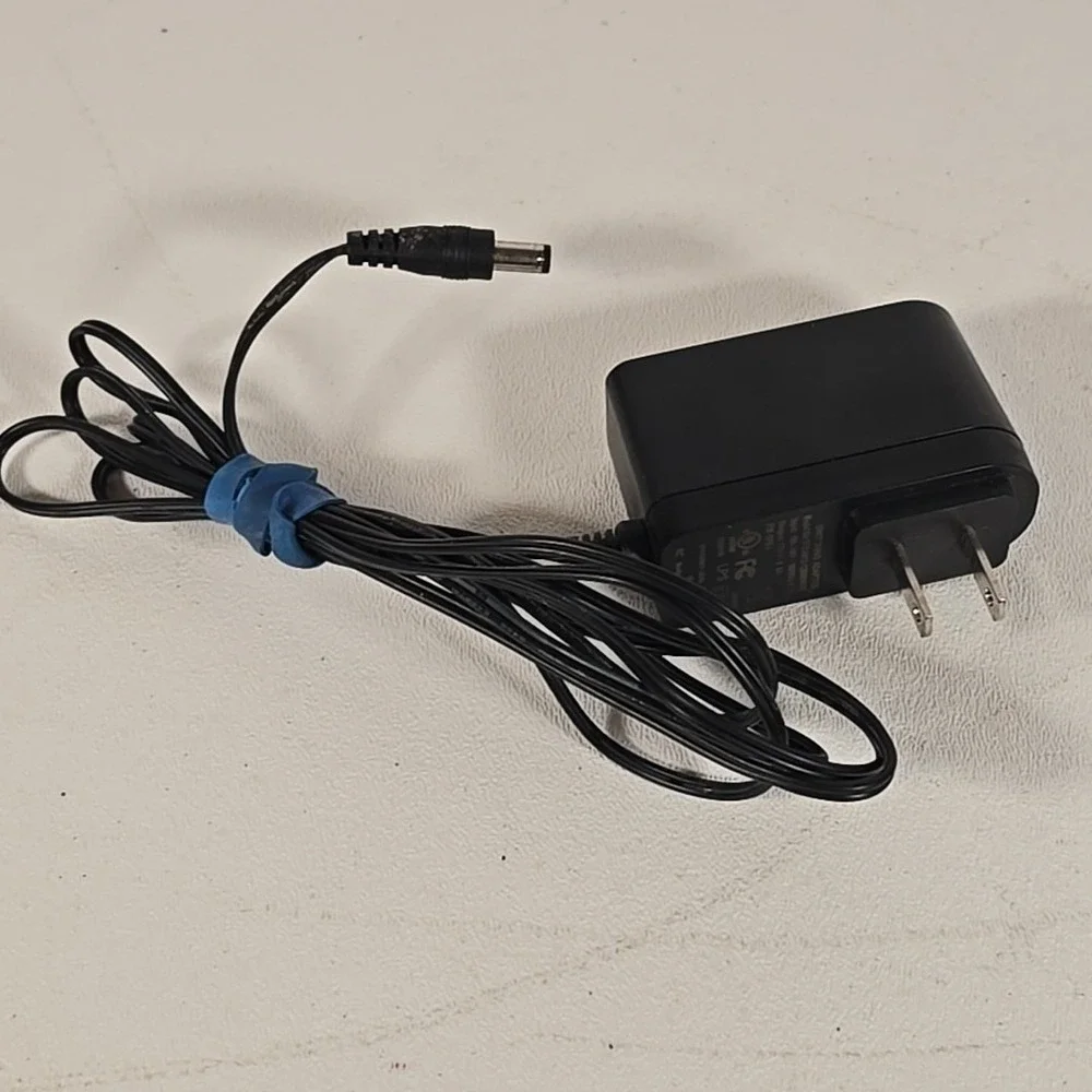 Switching Adapter Model‎ TEKA012-1200800UK 12V 0.8A